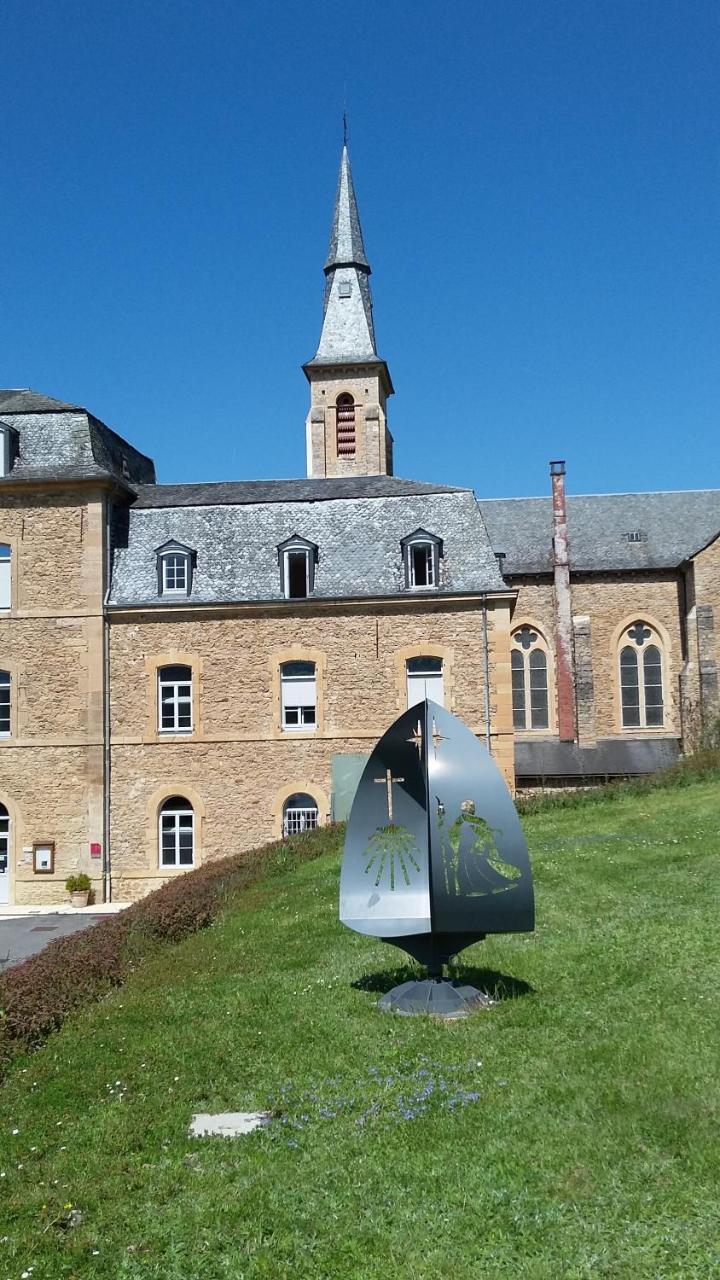 Accueil Du Couvent De Malet Hotel Saint-Côme-dʼOlt Eksteriør billede